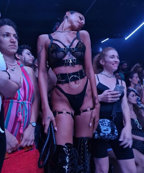 Shira Mosi sex pornostar galerien