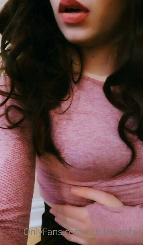 Cat Likes Water sexy top bilder