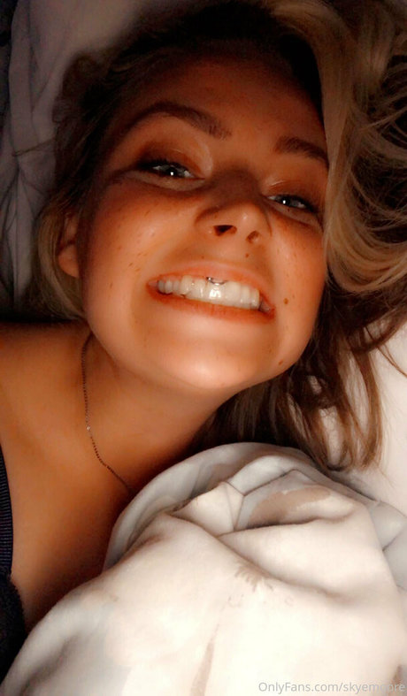 skyemoore erotische perfekte galerien