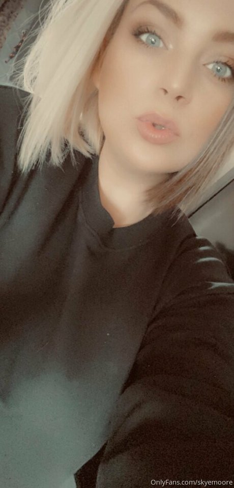 skyemoore schauspielerin hd galerien