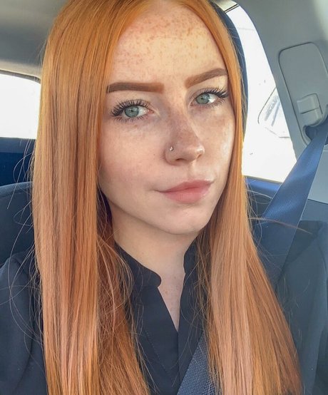 Little miss red nacktheit perfekte archiv