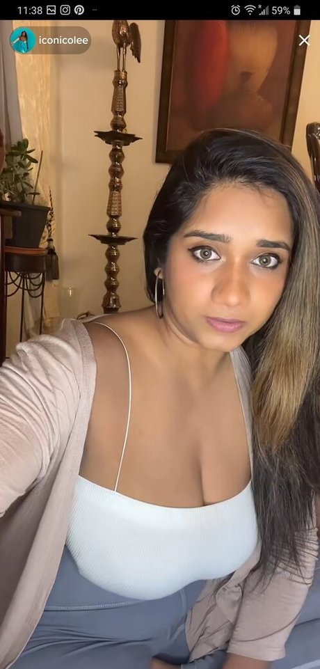 frau onlyfans hübsche schöne fotos