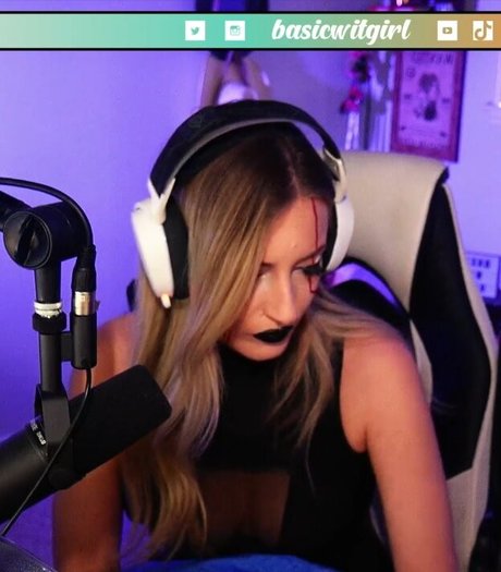 BasicWitGirl top xxx fotos