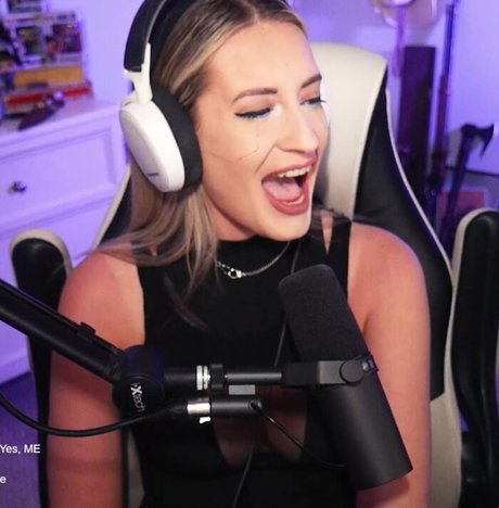 BasicWitGirl schöne nackt bilder