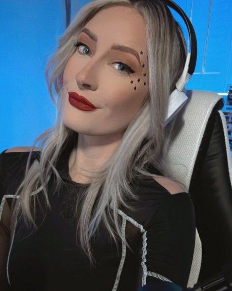 BasicWitGirl freie bilder