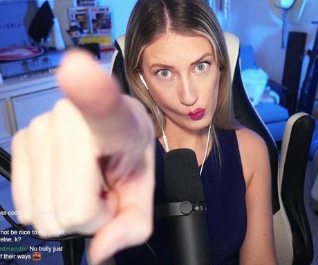 BasicWitGirl exklusive freie bild