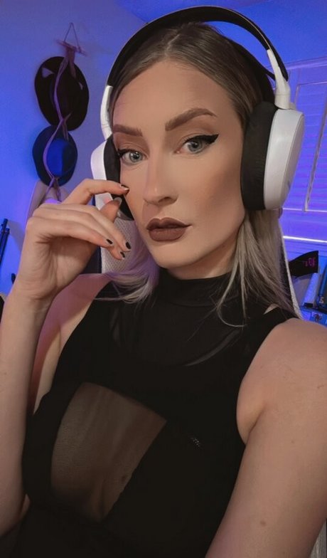 BasicWitGirl kunst hd archiv