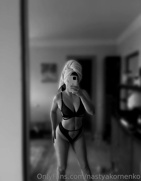 the cherry on the cake exklusive akt foto