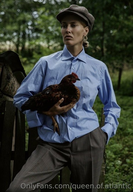 queen of atlantic nacktheit sexy galerie