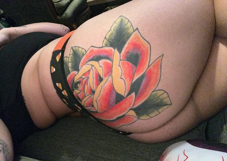 Souredpineapple nacktheit exklusive galerien