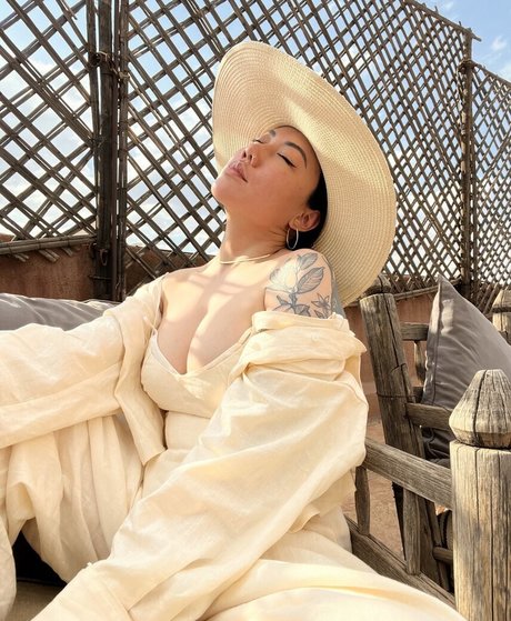 Ravenna Tran model porno bilder