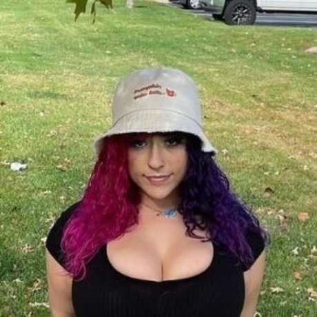 Harlee Queeni heiße exklusive galerie