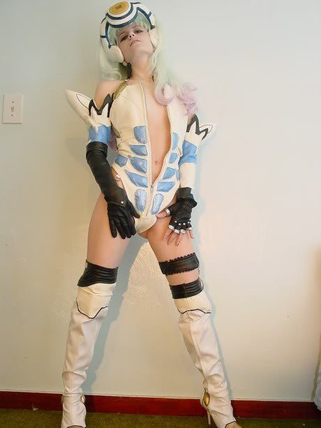 Claire Max sexy nackt bilder