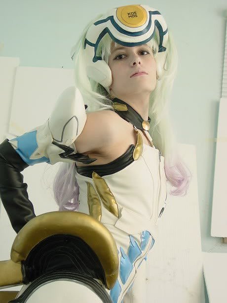 Claire Max perfekte hd bilder