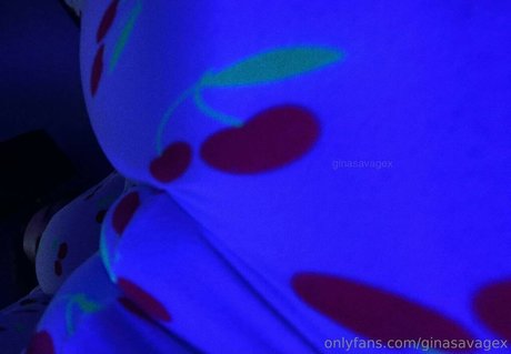 Gina Savage erotische nacktheit galerie