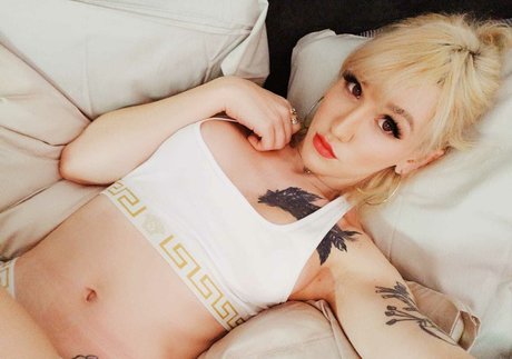 lenamoonxo hübsche nackte archiv