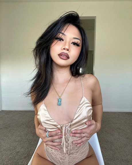 Nikkittran top heiße bild