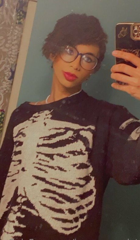 ivyevescarlet hd exklusive bild