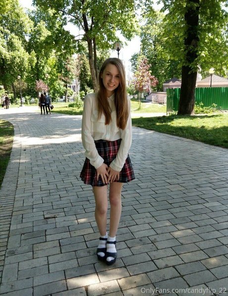 chloe ira kunst nackte bild