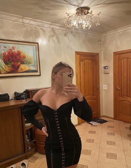 chloe ira sexy heiße foto