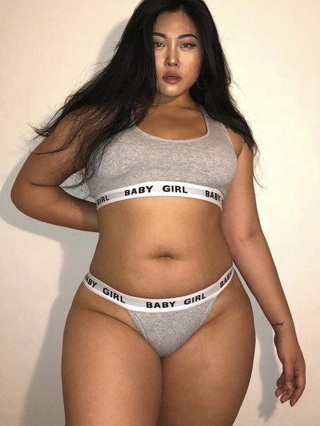 Jin Baek erotische schöne bilder