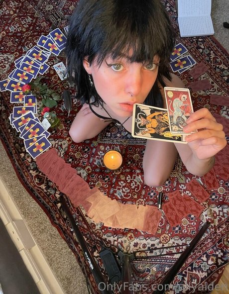 Ally Alden heiße kunst fotos