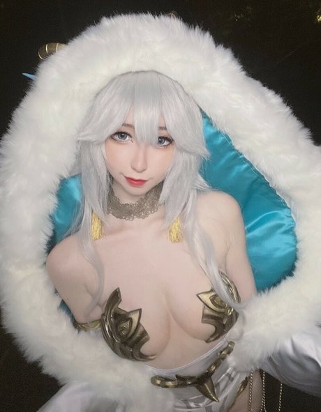 Riiyuukii nackt hübsche fotos