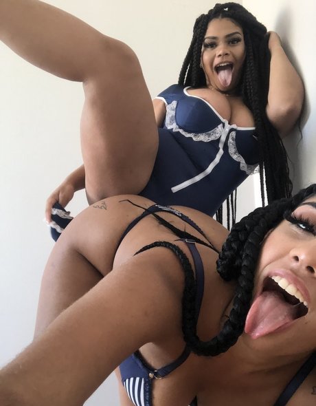 ClaudiaTwerkUp model sexy bild