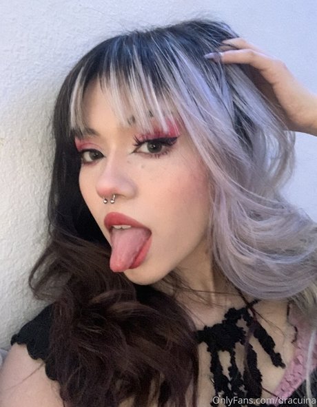 Dracuina schöne erotische fotos