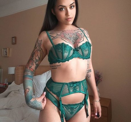 Prunette schauspielerin heiße galerie