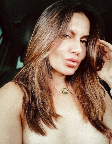 Elena Ptena Profilbild