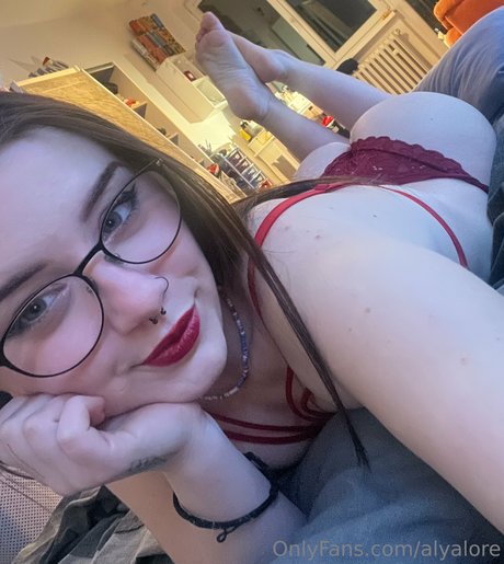 Alya Lore kostenlose schöne foto