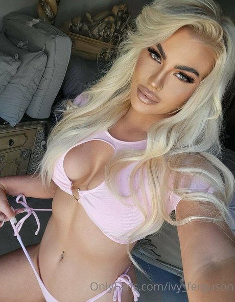 Ivy Ferguson sexy akt galerie