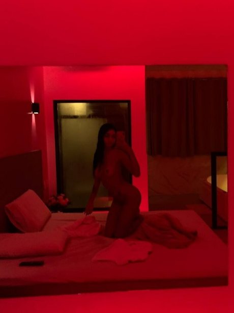 Jamilly Carvalho erotische kostenlose foto