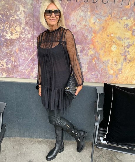 brünette lehrerin onlyfans nackt hd foto