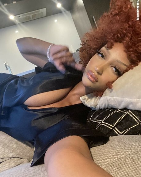 Solaya Ismail sexy heiße foto