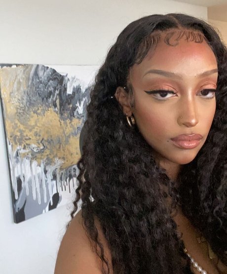 Solaya Ismail hübsche schöne galerie