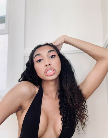 Alyssa Cova porno beste galerie