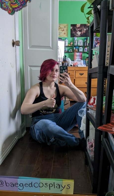 baeged exklusive akt bilder