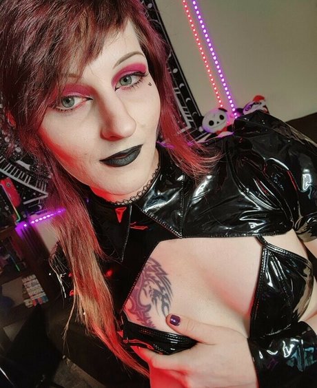 Sora Blackheart top sexy bild