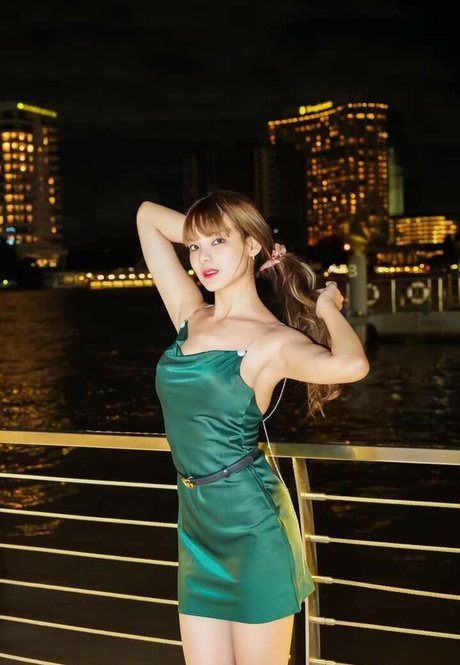 Beeko Pinknavy nackt freie archiv