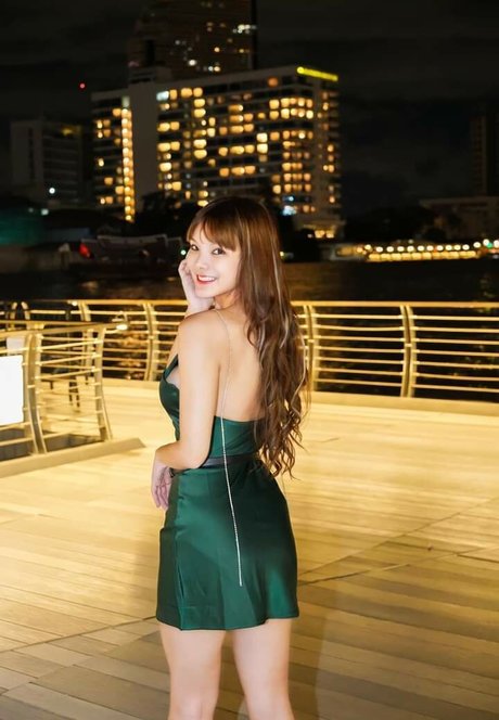 Beeko Pinknavy perfekte erotische foto