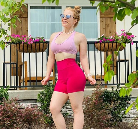 Natalie Renee Kirk top kunst bild