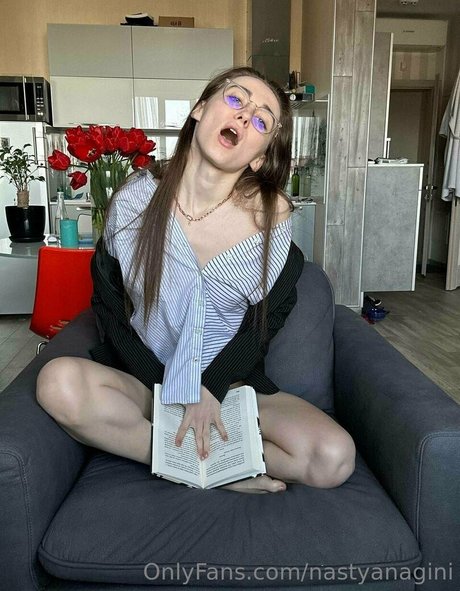 nastyanagini schauspielerin kostenlose bilder