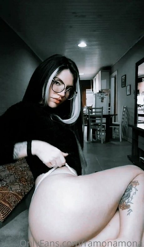 ramonamona perfekte nackte foto