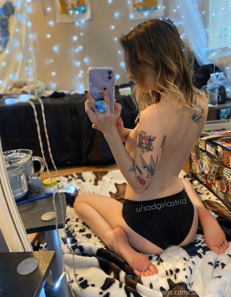 sadgirlastridsfree pornographische pornostar fotos