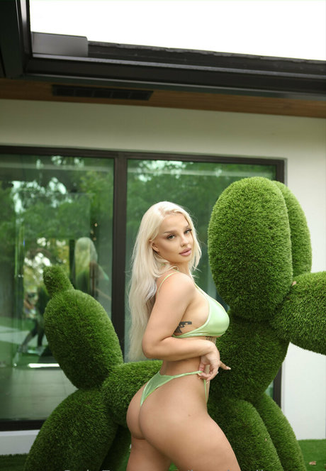 inspiredbyanya schauspielerin erotische bilder