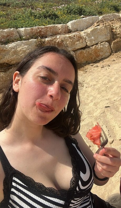 Hachiyafanaolam schauspielerin akt galerie