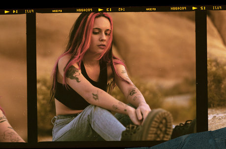 Bea Miller pornostar exklusive foto