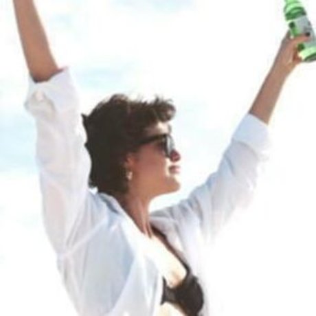 Agatha Moreira beste archiv